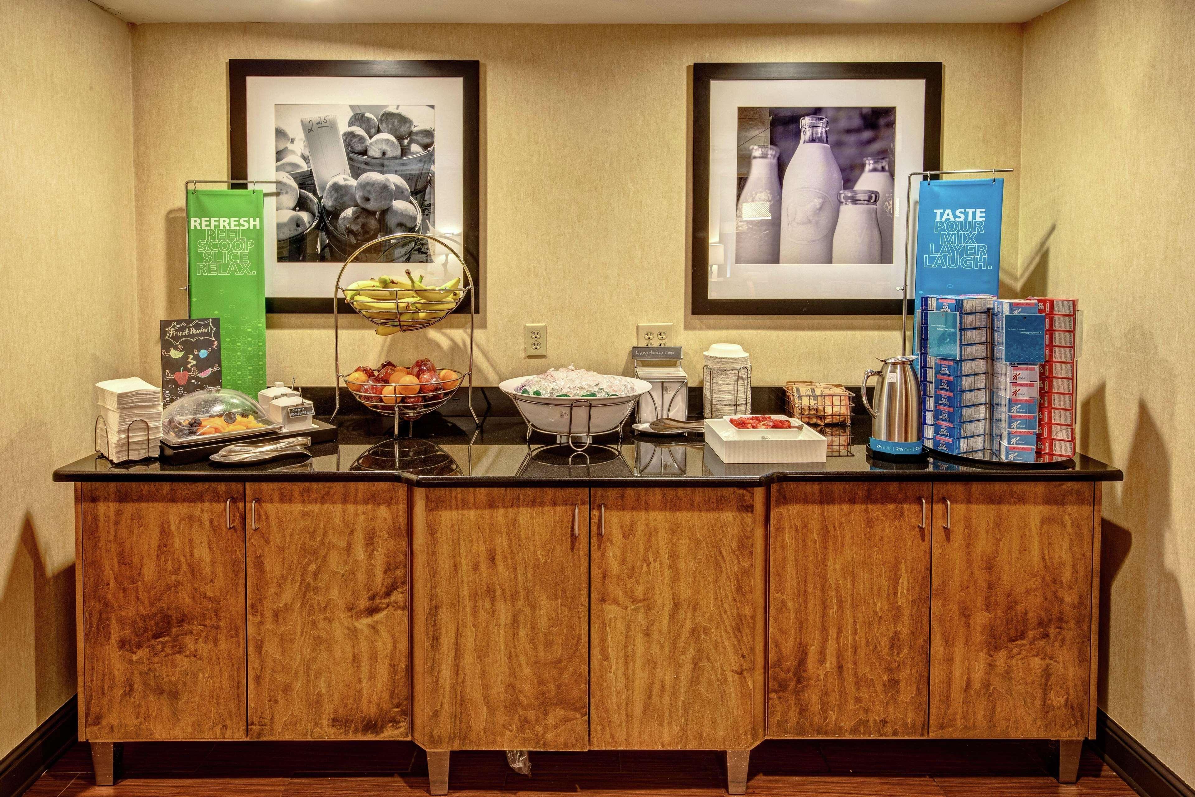 Hampton Elizabeth Hotel