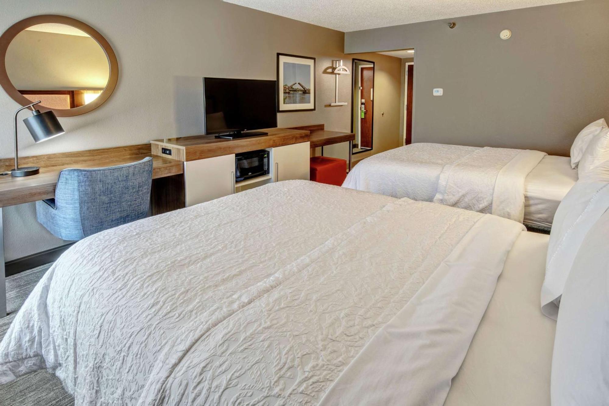 Hampton Elizabeth Hotel