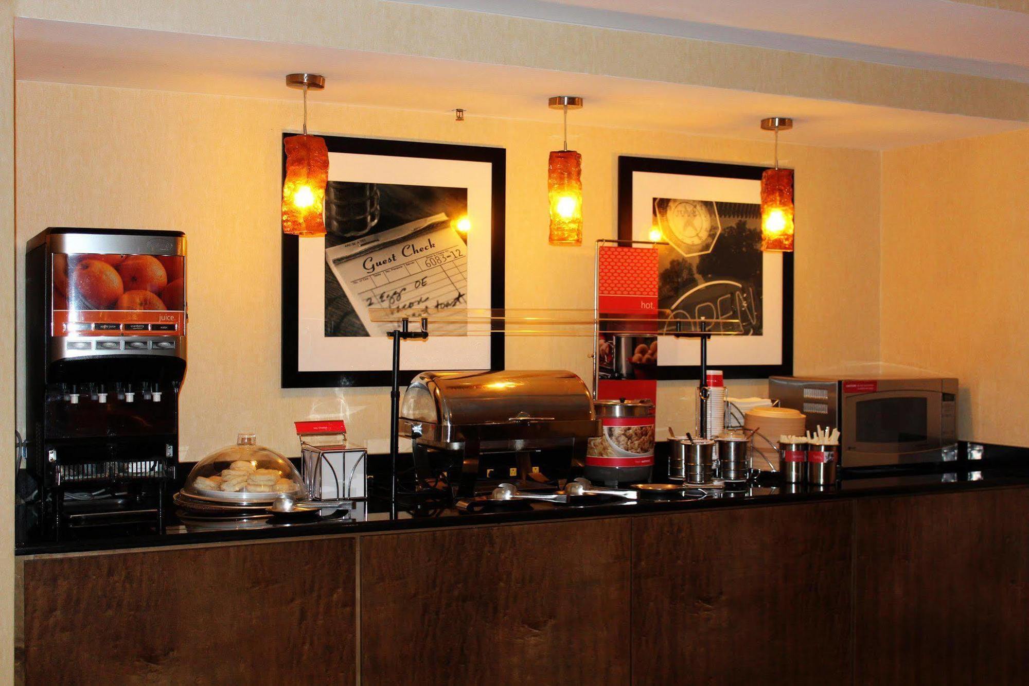 Hotel Hampton Elizabeth
