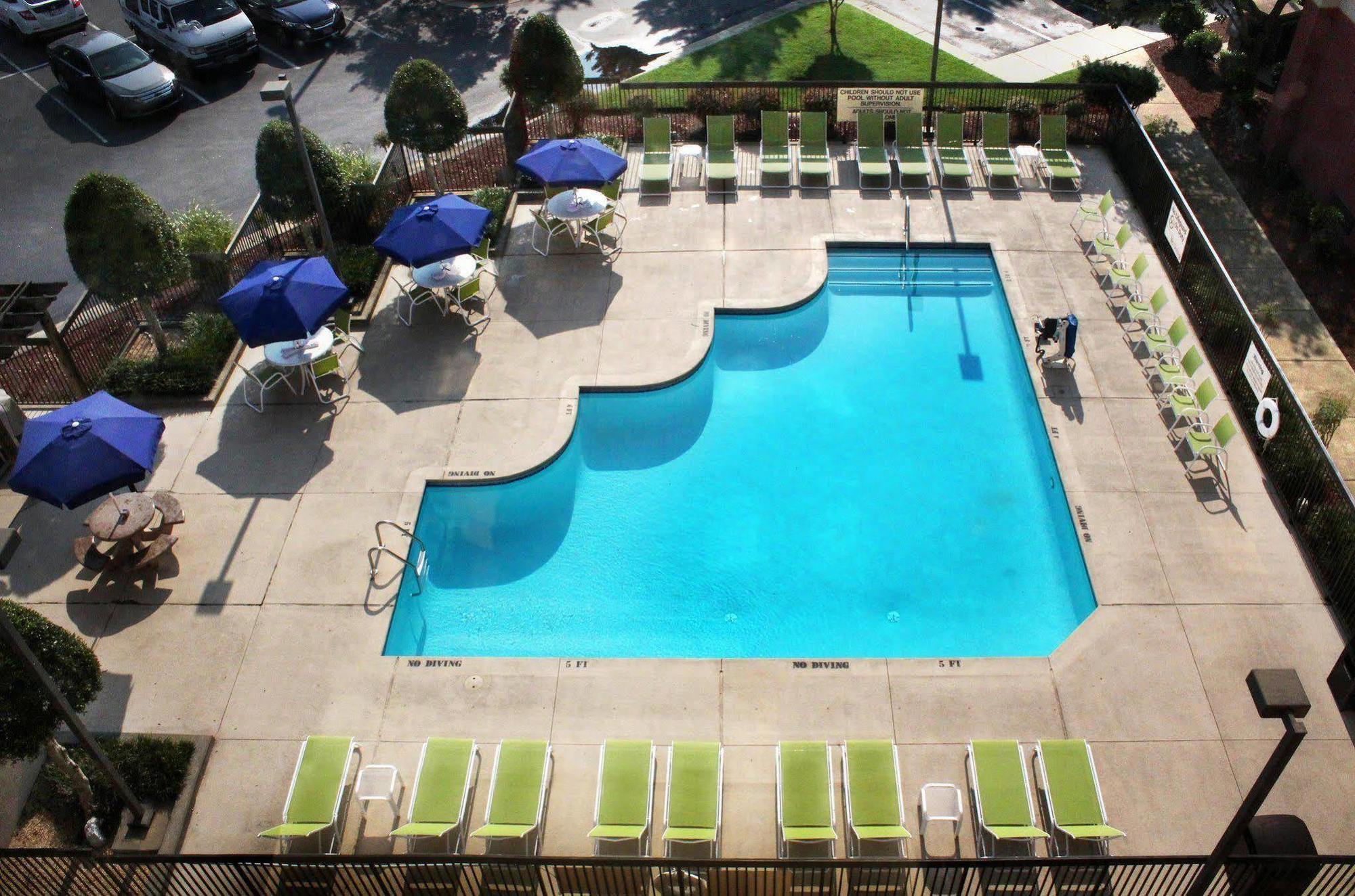 Hotel Hampton Elizabeth